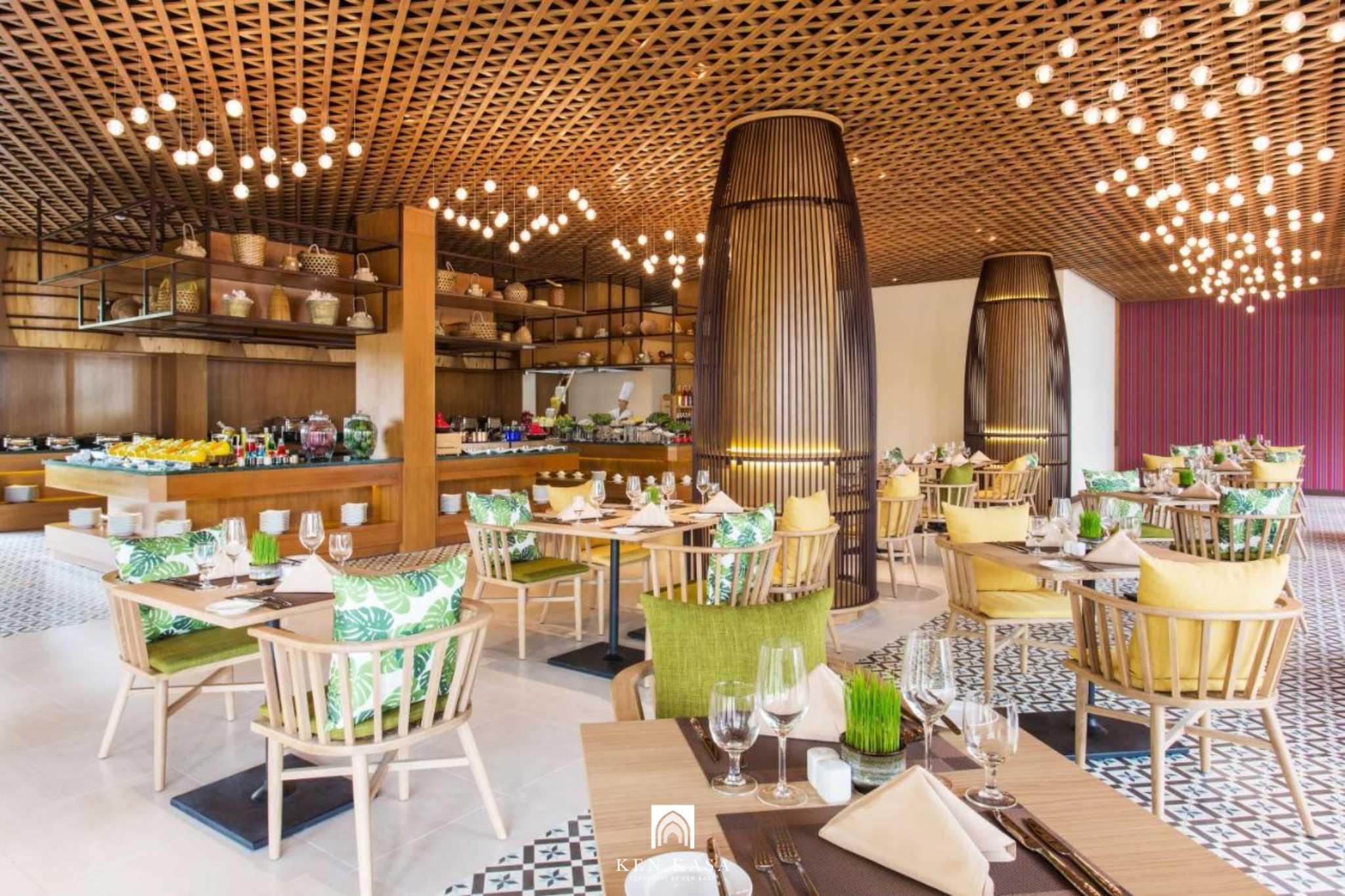 Nh&agrave; h&agrave;ng tại Dusit Princess Moonrise Beach Resort